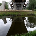Odborníci si prohlédli práci výsuvné skruže na novém mostě přes Opatovický kanál