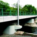 Železniční most přes řeku Moravu u Moravičan