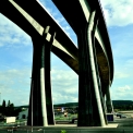Silniční most přes údolí Berounky