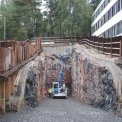 Přístupový tunel v těsném sousedství administrativní budovy, Myllykallio, Länsimetro